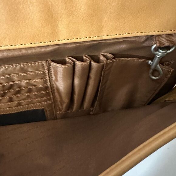 El Portal Tan Leather Bag/Lap Top Holder - Picture 8 of 13